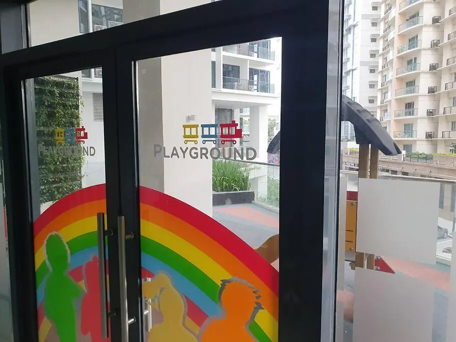 Beautiful High End Condo In City Center, Manila Apartment