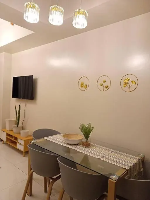 Beautiful High End Condo In City Center, Manila Apartment